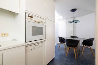 Dit handelspand met bovengelegen appartement is gelegen in het centrum van Turnhout. Het pand heeft een zeer goede ligging waardoor het een...