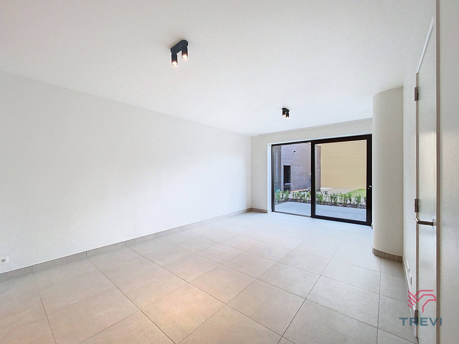 Nieuwe duplex met 4 kamers en ruime kamers - foto 2