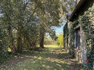 Ittre, dans un environnement campagnard exclusif à seulement 8 minutes des grands axes, belle fermette 3 façades à rénover sur un magnifique...