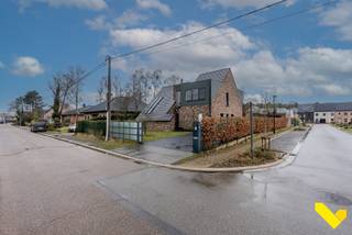 Instapklare gezinswoning met ruime tuin en garage.Deze verzorgde woning is gunstig gelegen in Winkelomheide (Geel), in een rustige straat met vlotte...