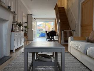 Super cozy, charming house with a large garden in a quiet neighborhood not far from the city center.✅ Move-in ready✅ EPC label D✅ Large garden✅ Quiet...