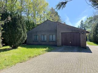In de rustige en groene Jos Nuytsdreef 23 bevindt zich deze gelijkvloerse woning uit beging jaren ’80, gelegen op een prachtig perceel van maar...