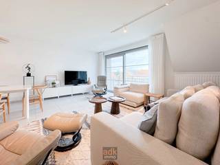 Gelegen in een jonge en verzorgde residentie op toplocatie, bevindt deze ruime, lichtrijke en hoogwaardig afgewerkte duplex zich op wandelafstand...