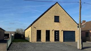 Welkom in deze uitzonderlijk energiezuinige en verrassend ruime woning in Balen, gelegen op een mooi perceel van 769 m² en bovendien dicht...