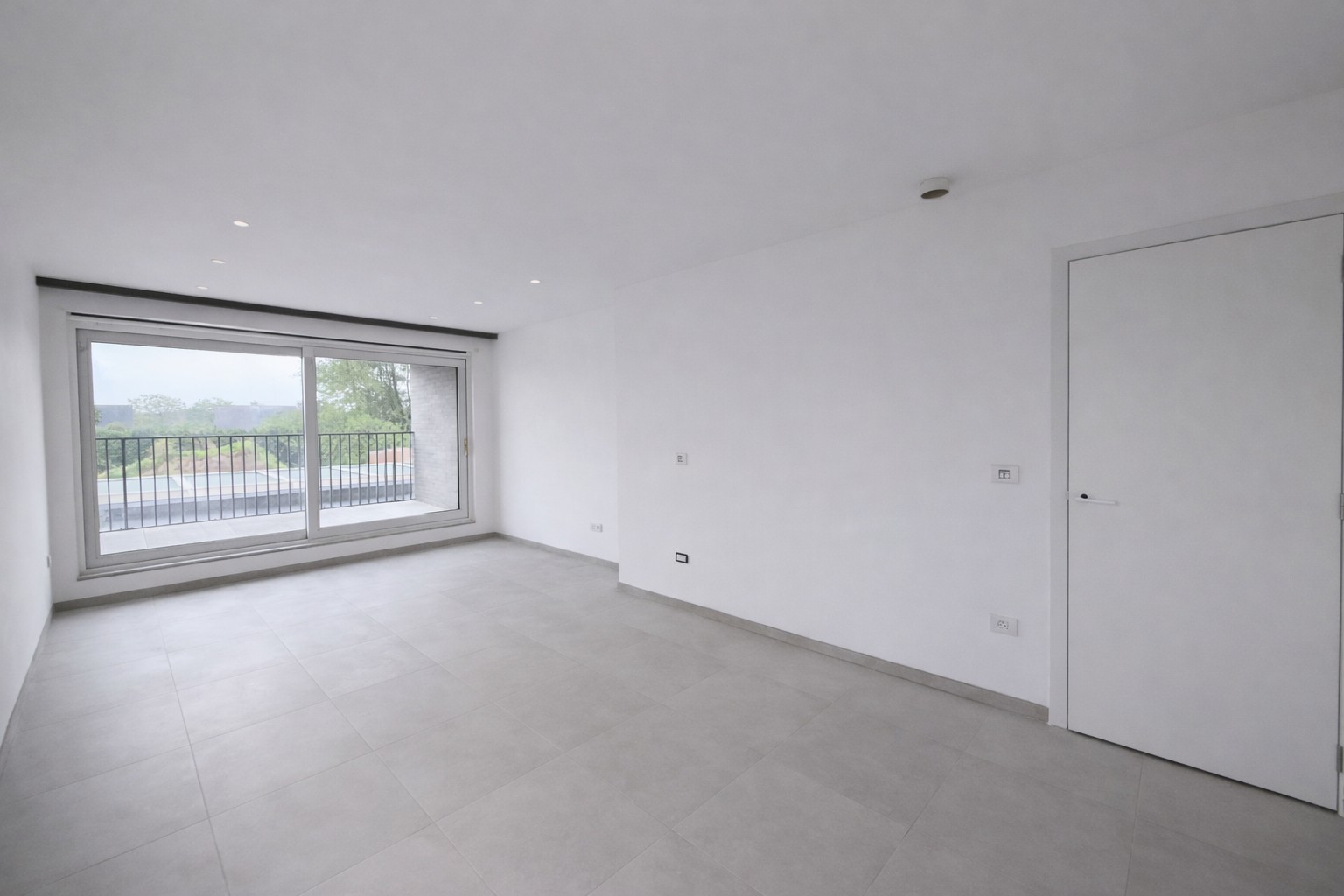 Nieuwbouwappartement te huur in centrum Nazareth - photo 2