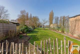 HELDERGEM - Gezellige woning met tuin, weide en stallenEERSTE BEZOEKDAG ZATERDAG 28 MAART VAN 09u TOT 13u (ENKEL OP AFSPRAAK !)Deze halfopen woning,...