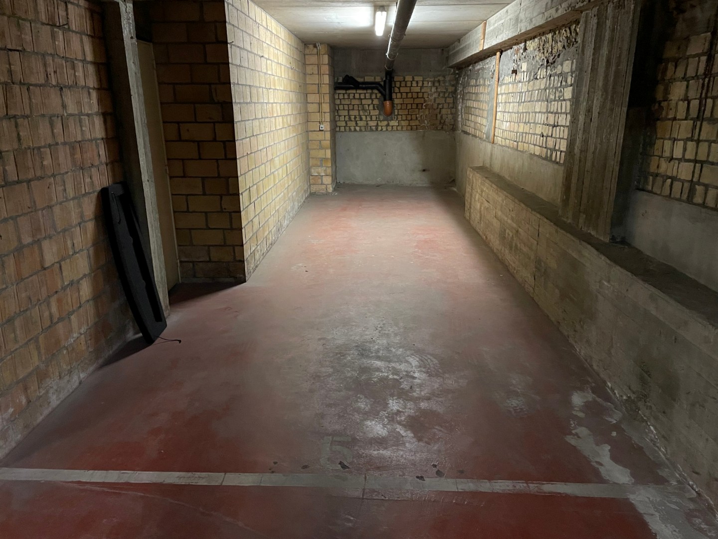 Dubbele ondergrondse staanplaats te huur - foto 1