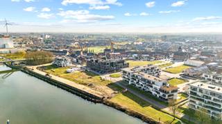 TOPGELEGEN aan de LEIE: leuk appartement met TERRAS en TUIN. Aangenaam lichtrijk appartement op het gelijkvloers: inkomhal met inmaakkasten,...