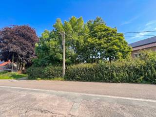 <p><span>Situé dans une rue sans issue et sans danger pour les enfants, à deux pas du centre du village d'Erps-Kwerps, nous avons le plaisir d'offrir à la vente ce beau terrain à bâtir. Ce terrain à bâtir est extrêmement central, mais situé au calme dans un endroit stratégique entre Louvain et Bruxelles, avec un accès facile aux principales voies d'accès et à de nombreuses facilités.</span></p><p><span>Avec une superficie totale de 14a10ca, ce terrain convient parfaitement à un développement ouvert. La largeur de la rue est de plus de 31,50 m et la profondeur de pas moins de 76,80 m.</span></p><p><span>En outre, le terrain est également particulièrement adapté en tant que propriété d'investissement avec un potentiel d'augmentation.</span></p><p><span>Contactez-nous rapidement et réalisez vos rêves de construction en achetant ce fantastique terrain à bâtir.</span></p><p><span>En bref, une véritable opportunité pour les décideurs rapides.</span></p>