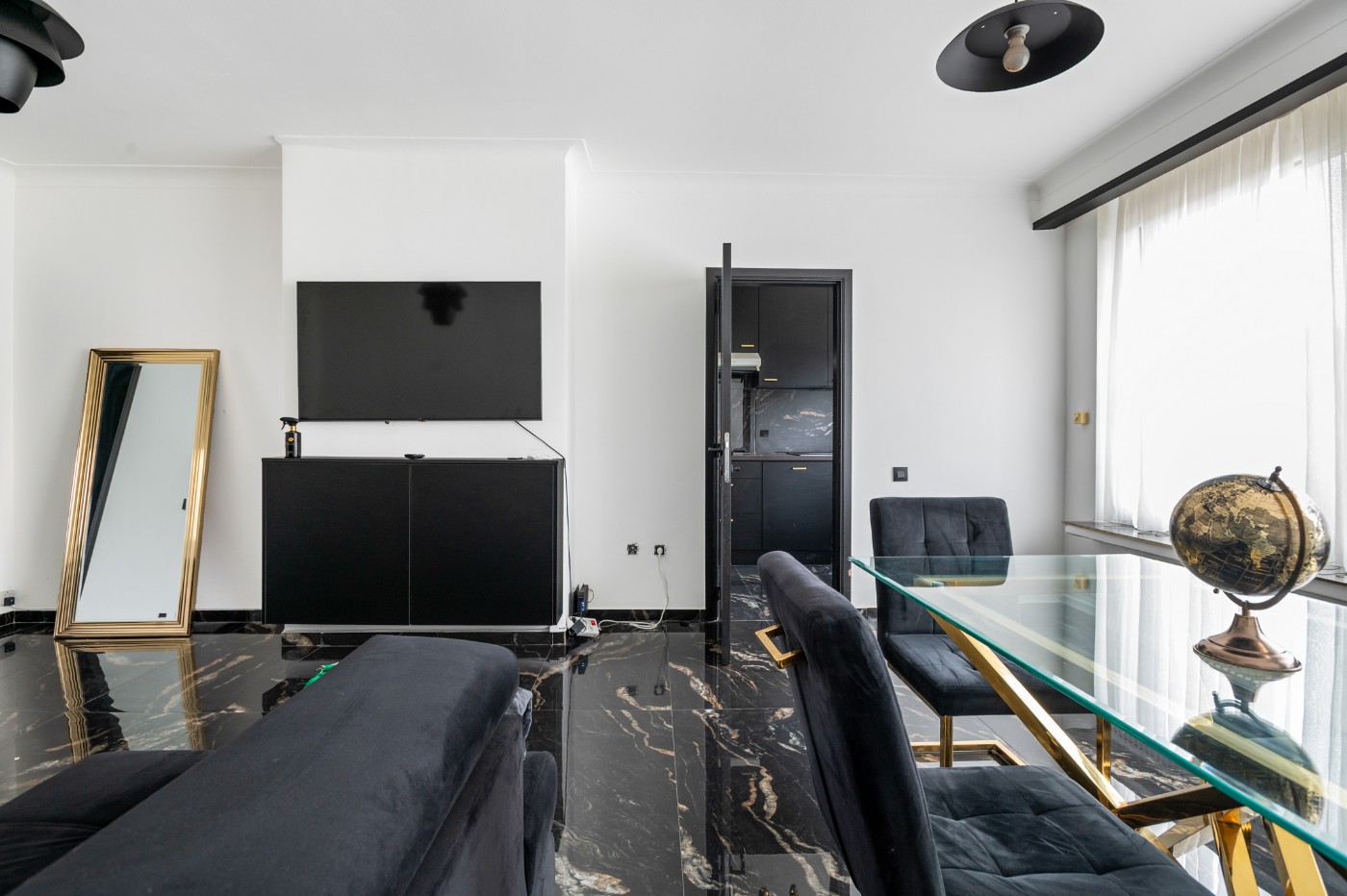 Tof, instapklaar app. op 3e verd. met 2 slpk., terrasje en garage - foto 5