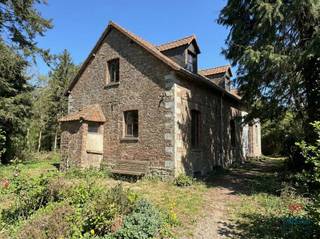Ittre, dans un environnement campagnard exclusif à seulement 8 minutes des grands axes, belle fermette 3 façades à rénover sur un magnifique...
