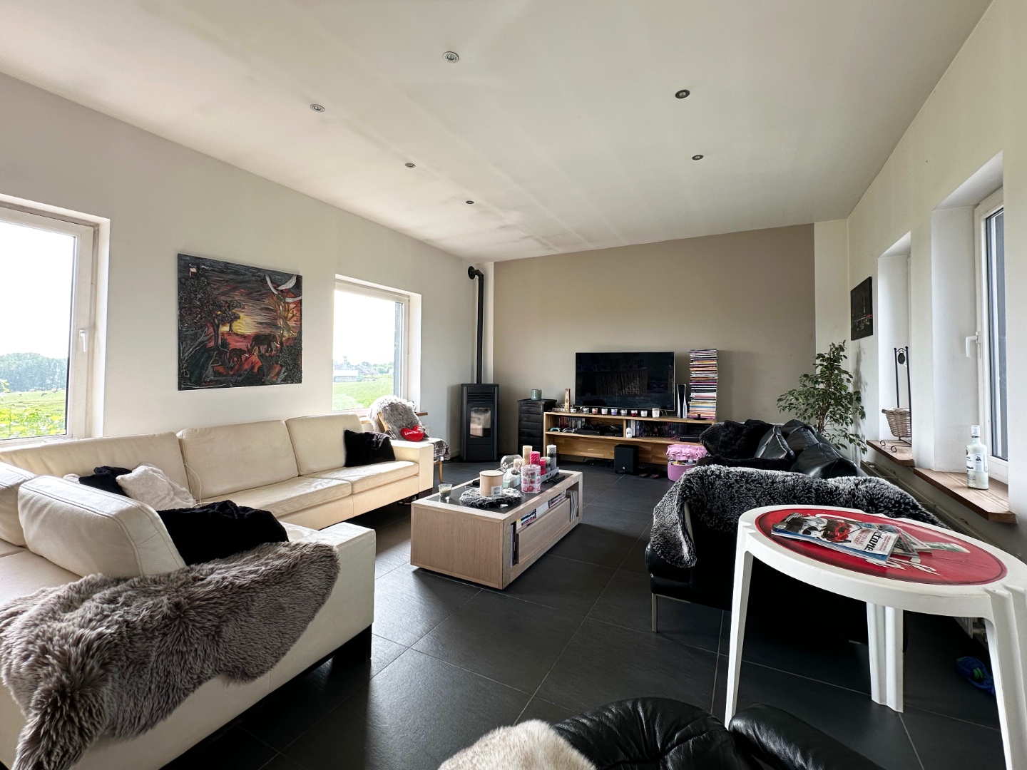 Te koop , multifunctionele eigendom met ruim woongedeelte, handelsruimte en zonneterras op toplocatie in Maarkedal - foto 1