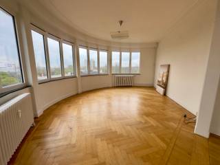 Stijlvol appartement met uniek uitzicht Gelegen op de gegeerde Jan van Rijswijcklaan in de prachtige Tentoonstellingswijk van Antwerpen, bevindt...