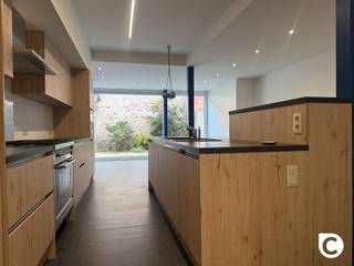 <p><span>GROUND-FLOOR 1-BEDROOM APARTMENT WITH PRIVATE GARDEN</span></p><p><span>This pleasant ground-floor one-bedroom apartment with a private garden is located in a well-maintained building and offers a wonderful combination of comfort, tranquility, and practical living.</span></p><p><span>The location is particularly convenient: a neighborhood store, public transportation, and several parks are all within walking distance. You’ll also enjoy easy access to Antwerp, Mechelen, and Brussels.</span></p><p><span>Living Area & </span><span> Kitchen<br />The spacious and bright living area offers a pleasant and peaceful living environment with plenty of natural light. Adjacent to it is the open kitchen, which is fully equipped with all necessary appliances.</span></p><p><span>Private</span><span> Garden<br />A major highlight of this apartment is the private garden. It offers plenty of privacy and provides a pleasant outdoor space to relax or enjoy some quality time.</span></p><p><span> & -Bedroom</span><span> Apartment</span><span>with</span><span> Bathroom<br />The apartment features one comfortable bedroom.</span></p><p><span>The fully equipped bathroom features a stylish sink with vanity, a mirror cabinet, and a walk-in shower. The toilet is located separately, offering added comfort.</span></p><p><span>Basements<br />There are no fewer than two private basements, ideal for extra storage space.</span></p><p><span>Common area</span><span> fees<br />60 per month.</span></p><p><span>Highlights</span></p><ul><li><span>Charming ground-floor 1-bedroom apartment</span></li><li><span>Private garden with plenty of privacy</span></li><li><span>Bright living space</span></li><li><span>Open kitchen with all appliances</span></li><li><span>Modern bathroom with walk-in shower</span></li><li><span>Separate toilet</span></li><li><span>Two private basements</span></li><li><span>Favable EPC rating: B</span></li><li><span>Available immediately</span></li></ul><p><span>Easy access to Antwerp, Mechelen, and Brussels</span></p>