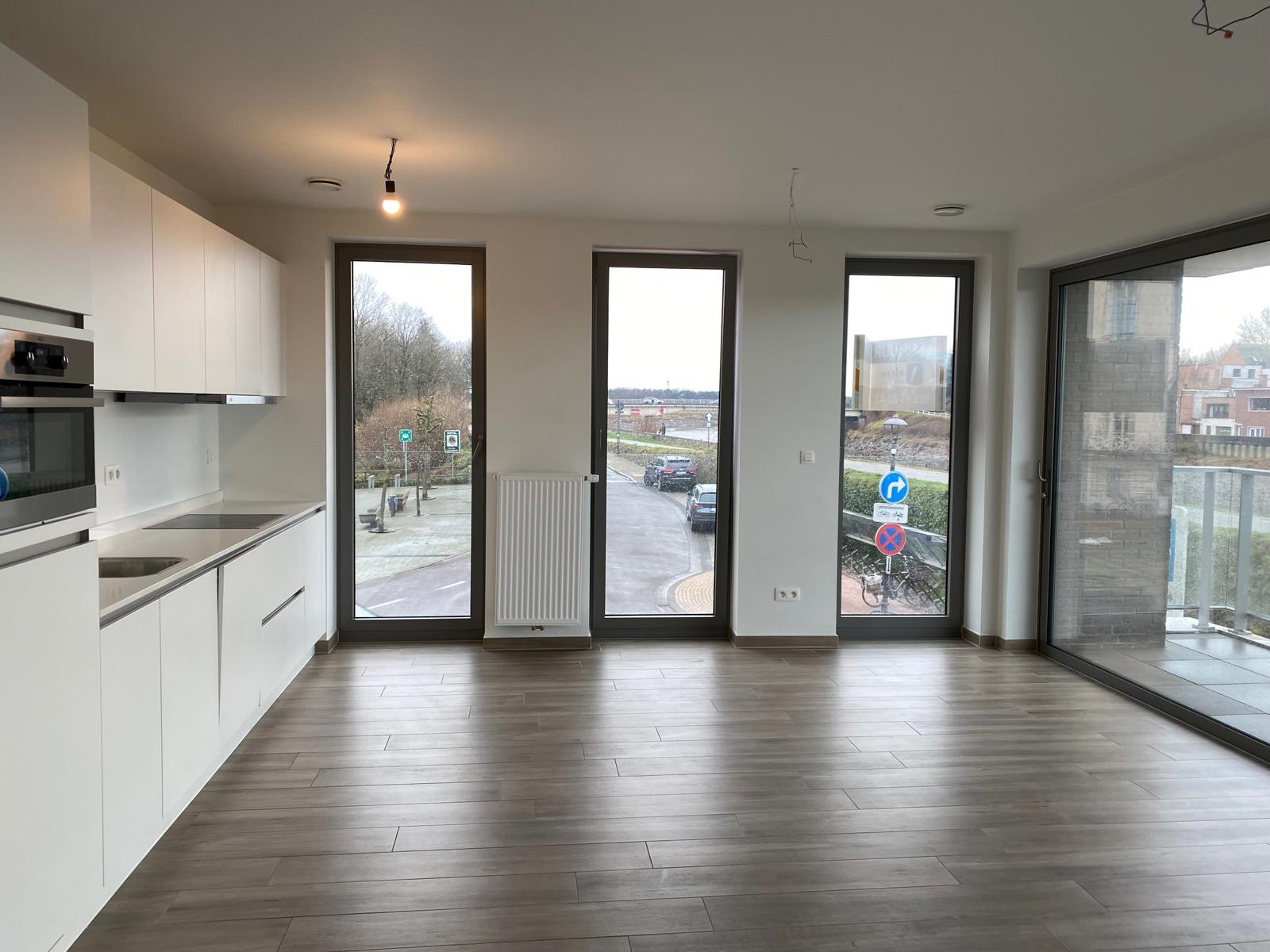 Trendy lichtrijk 2slpk app met leuk terras en ond. berging - foto 2