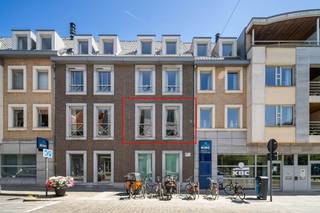 Dit ruime 3-slaapkamerappartement in het stadscentrum van Tienen combineert comfort, stijl en een toplocatie.Met een prachtig uitzicht over de Grote...