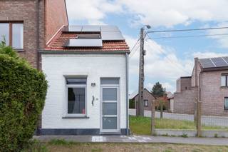 In een rustige woonwijk in Mechelen, op de hoek van de Zandstraat, bevindt zich deze charmante ééngezinswoning met één slaapkamer.De woning werd...