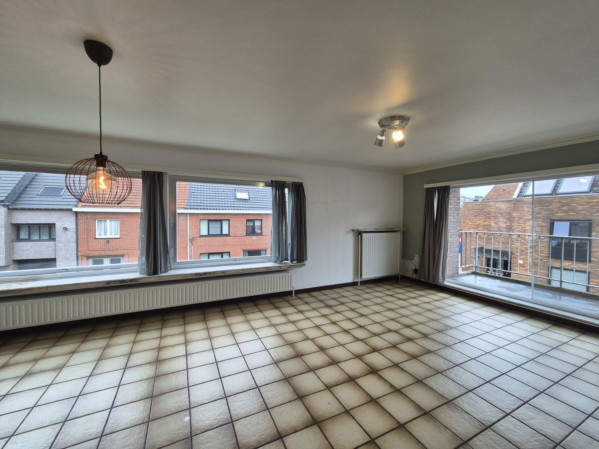 Centraal gelegen ruim appartement met groot zongericht terras en garage. - foto 5