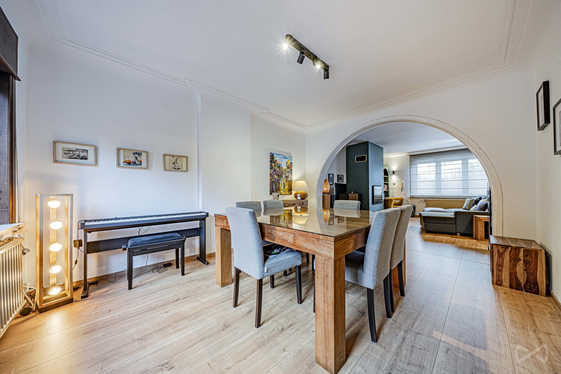 Woning met 4 slaapkamers op wandelafstand van het stadscentrum - foto 4