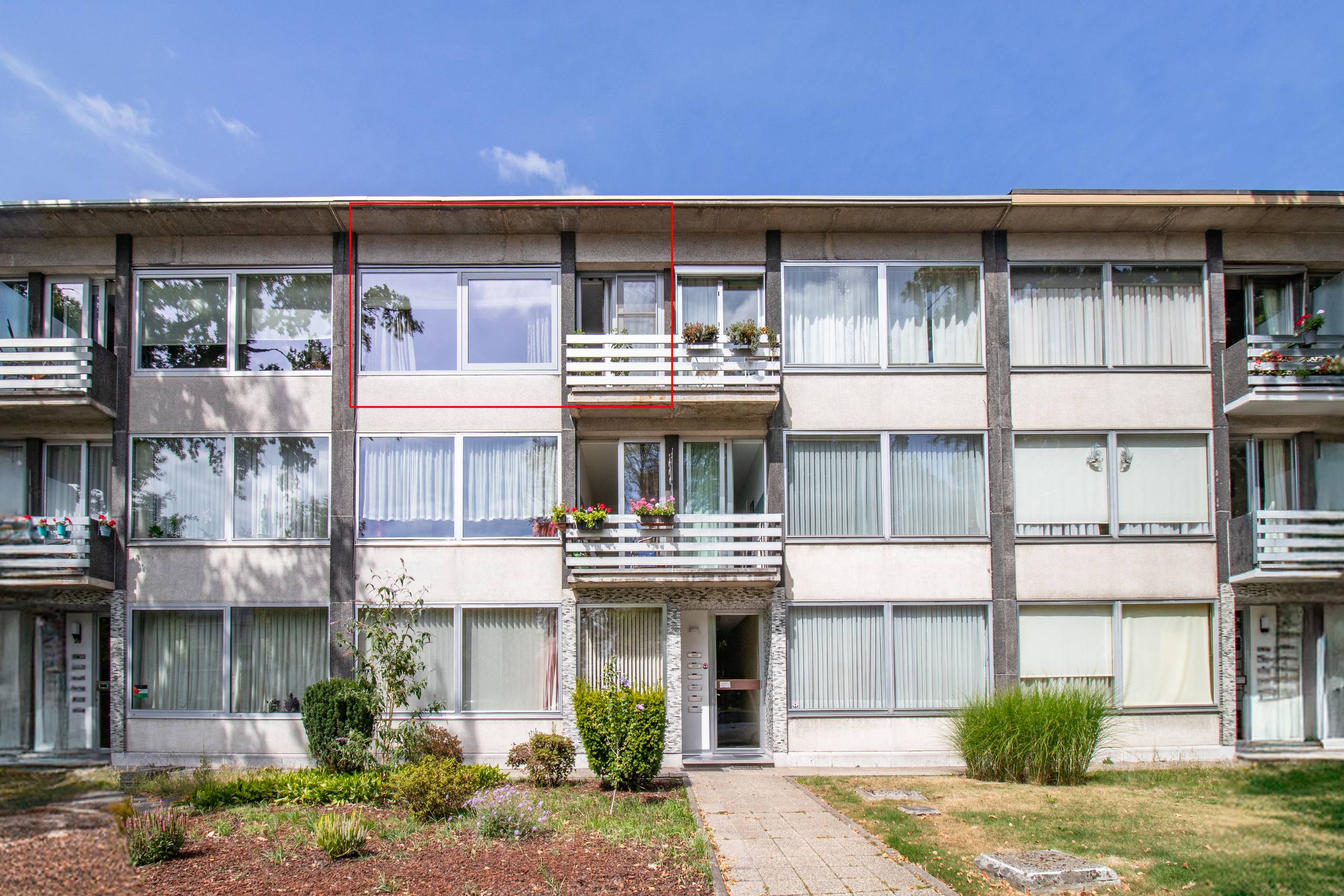 Appartement met 2 tot 3 slpks en garagebox in wijk Deuzeld! - foto 1