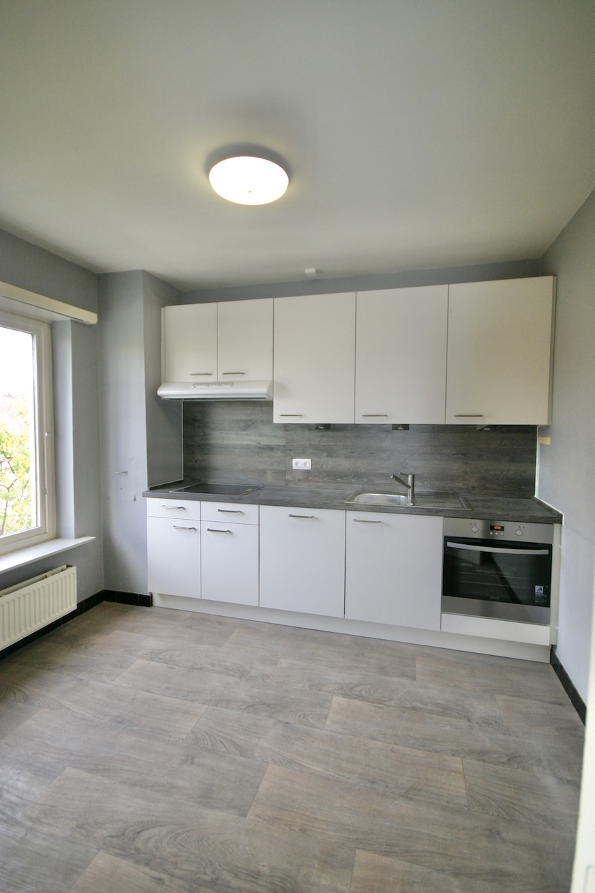 Gerenoveerd, centraal gelegen appartement met 2 slpk en terras voor 800 EUR/mnd - foto 4