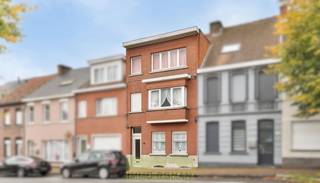 Knappe woning met potentieel, bestaande uit een ruime leefruimte, bureauruimte, uitgeruste keuken, badkamer, wasplaats, 4 ruime...