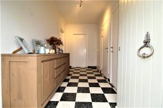 Deze kwalitatieve en verzorgde woning met 205 m² bewoonbare oppervlakte bevindt zich op de verbindingsweg Waregem–Tielt, op fietsafstand van...