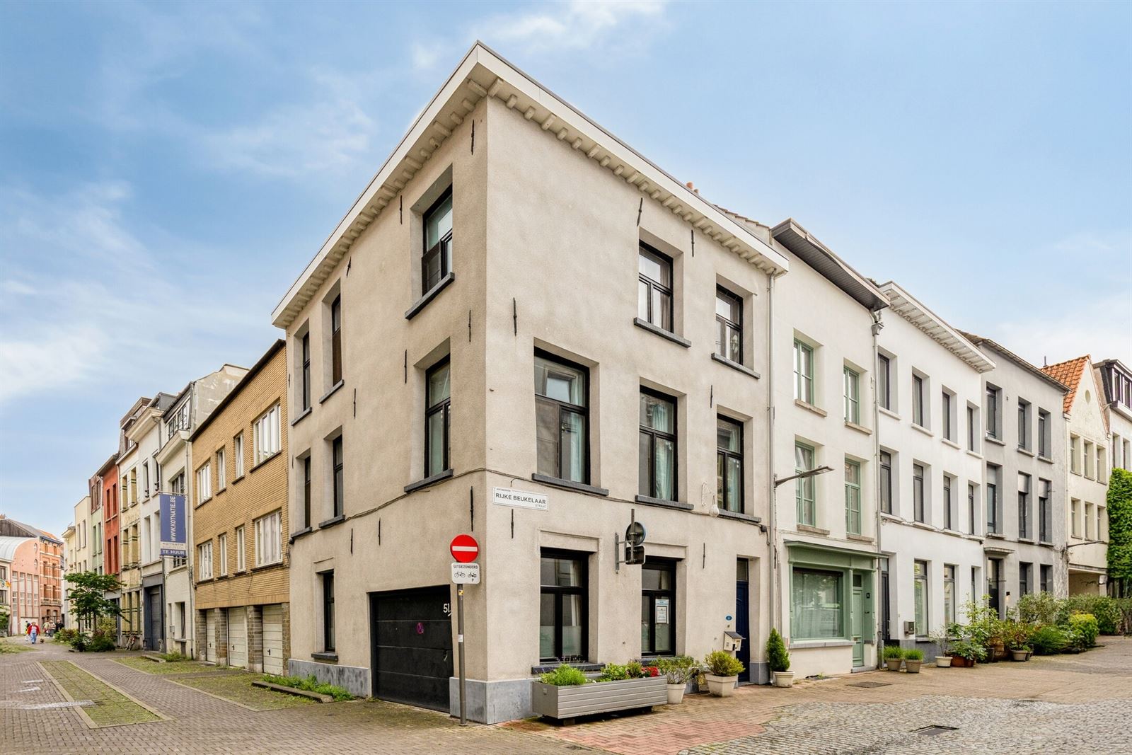 Uniek wonen in een sfeervol stadspand met karakter - foto 1