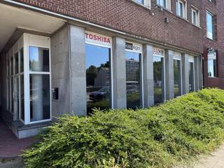 Gelijkvloerse winkelruimte op zeer centrale ligging !Het pand geniet een oppervlakte van +/- 136 m². Algemene onkosten : € 100/mndOnroerende...