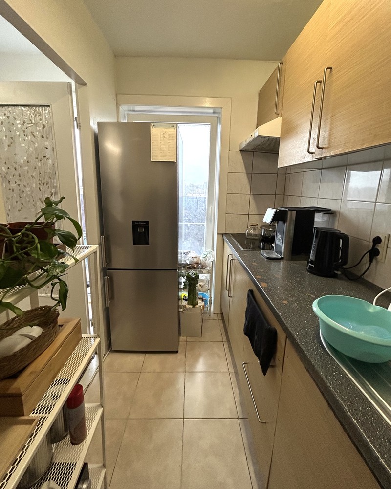 Op te frissen 1-slaapkamerappartement met autostaanplaats en kelder - foto 5