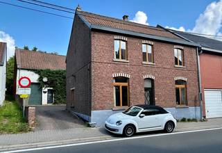 Gelegen in het rustige en landelijke Neerijse, vinden we dit bijzonder karaktervolle pand terug aan de Dorpstraat 24. Deze ruime woning...