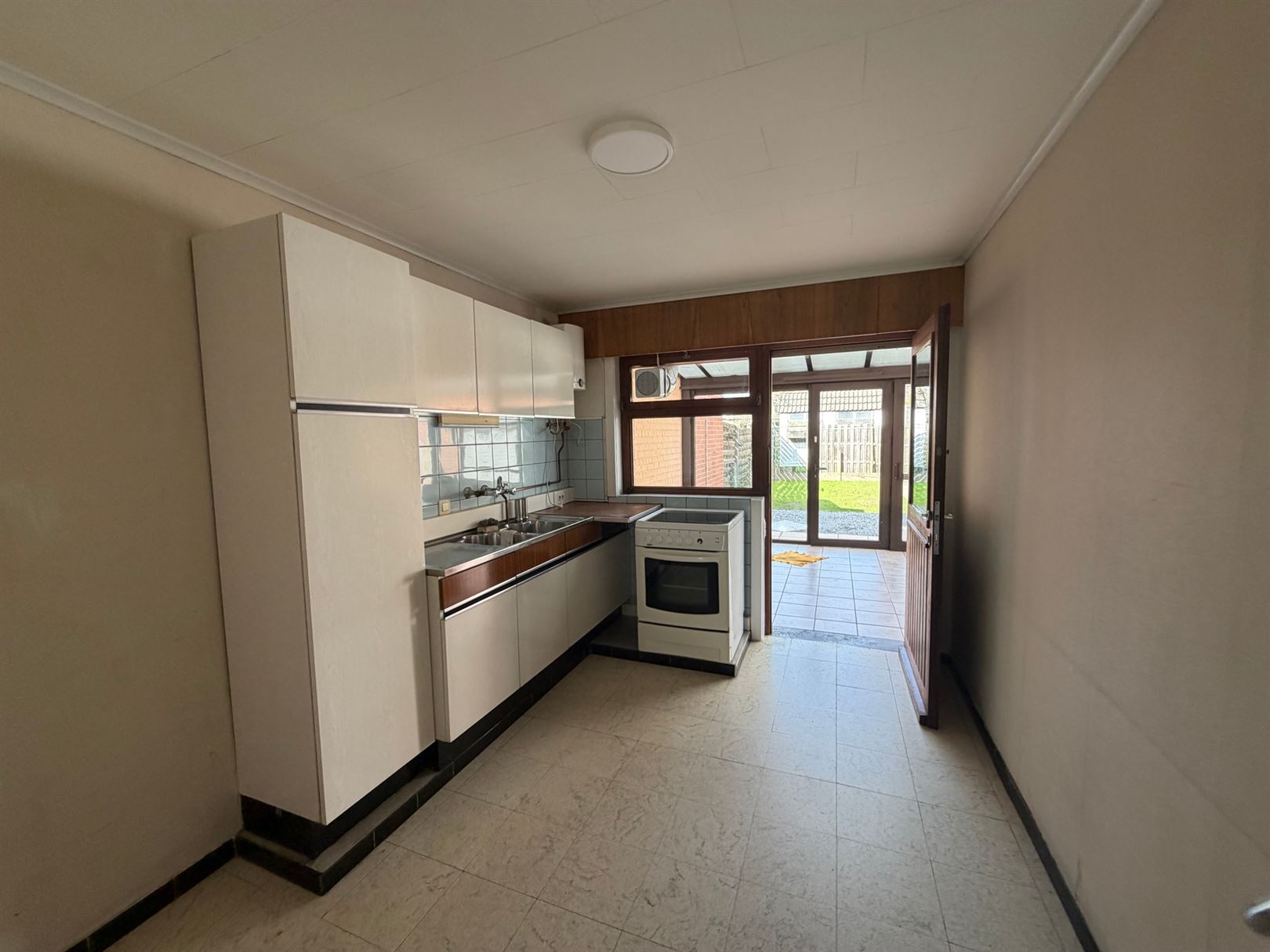 HOB met zonnige tuin en drie slaapkamers - foto 5