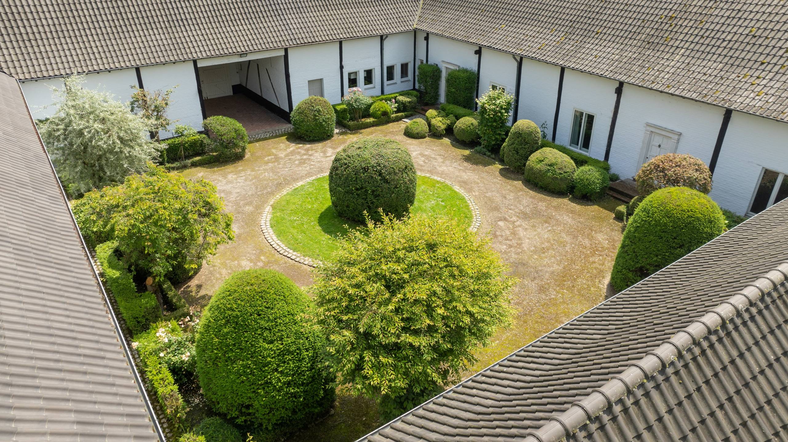 Schitterend gelegen landgoed met vierkantshoeve en tijdloze villa op een domein van 77.800 m² te Hasselt - foto 5