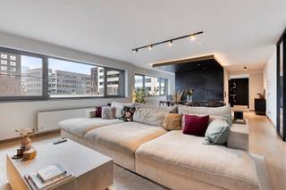 LUXUEUS DUPLEX APPARTEMENT MET RUIM TERRAS EN ZICHT OP HET MASDit exclusief duplex appartement met 2 slaapkamers is gelegen op t Eilandje, één van de...