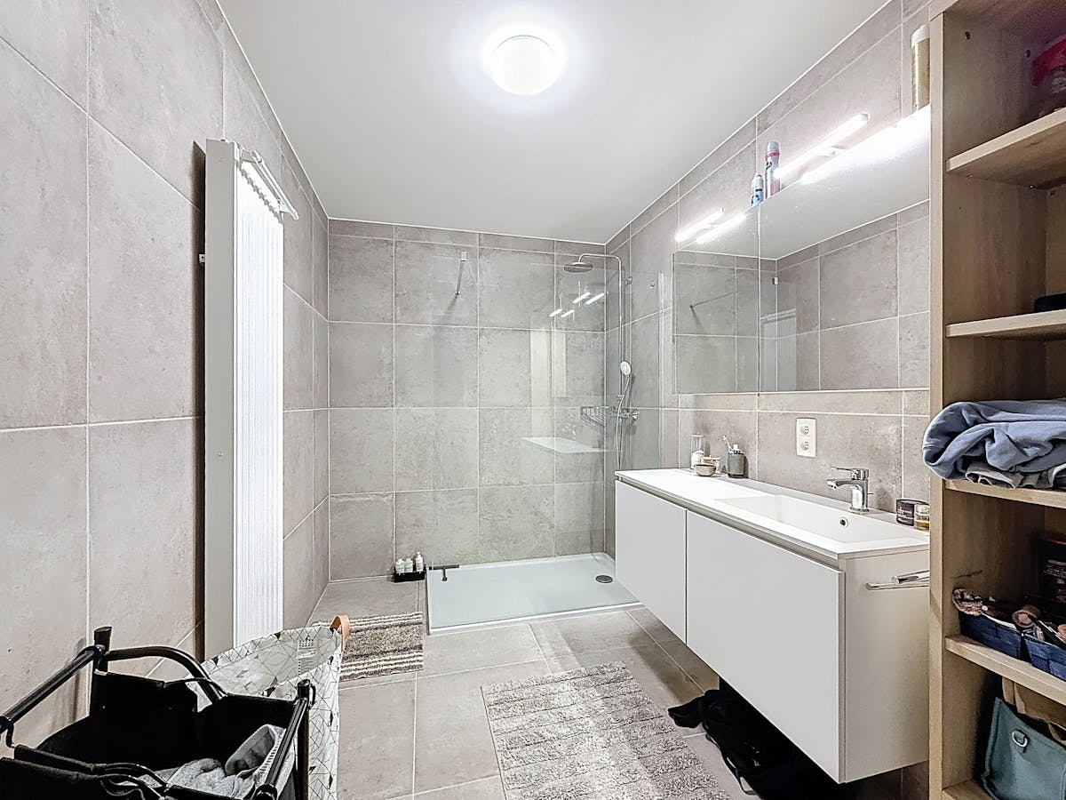 Appartement met 2slaapkamers + staanplaats te huur in Veurne - foto 5