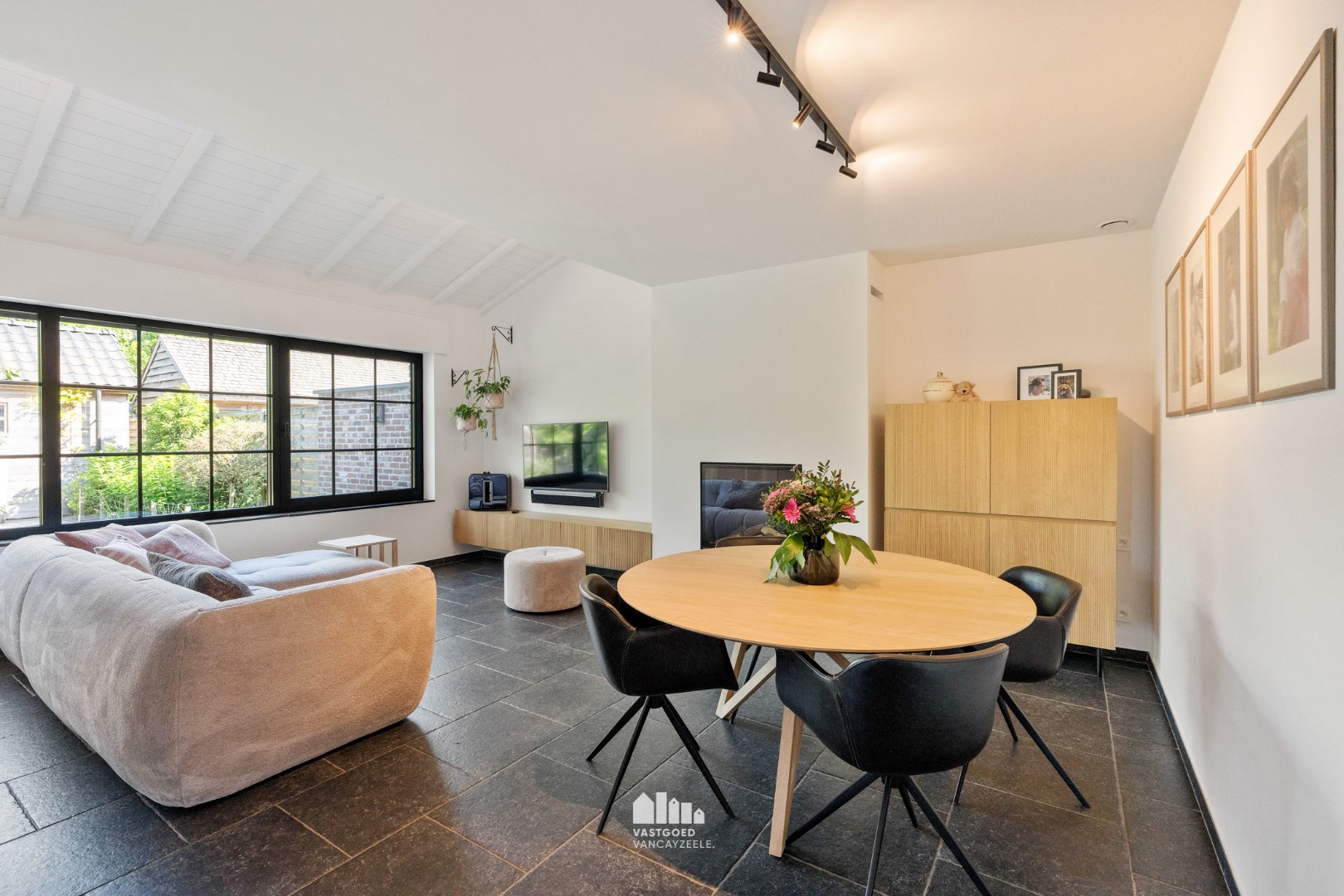 Recente kwalitatief afgewerkte woning met zonnige tuin en garage. - foto 4