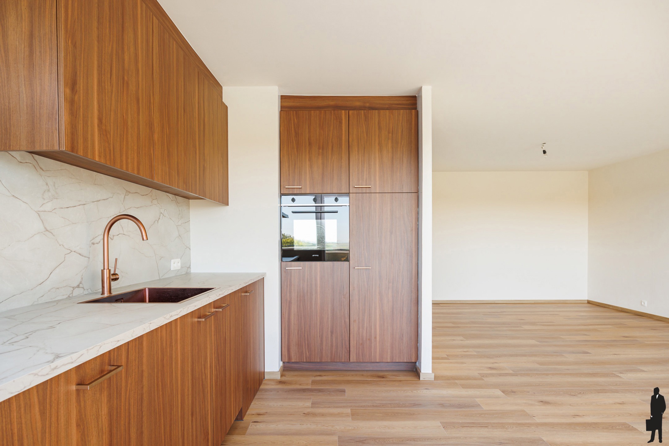 Gerenoveerd appartement met 2 slpks &amp; dubbele garage  - foto 4
