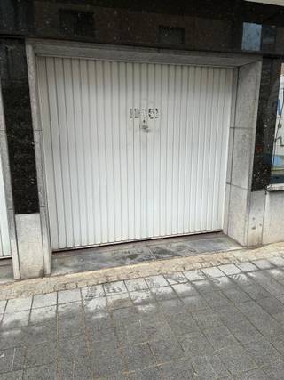 Garage box à louer dans la rue latérale du marché d'Audenarde.Vous avez des problèmes pour vous garer à Audenarde ? Alors ce garage box est à...