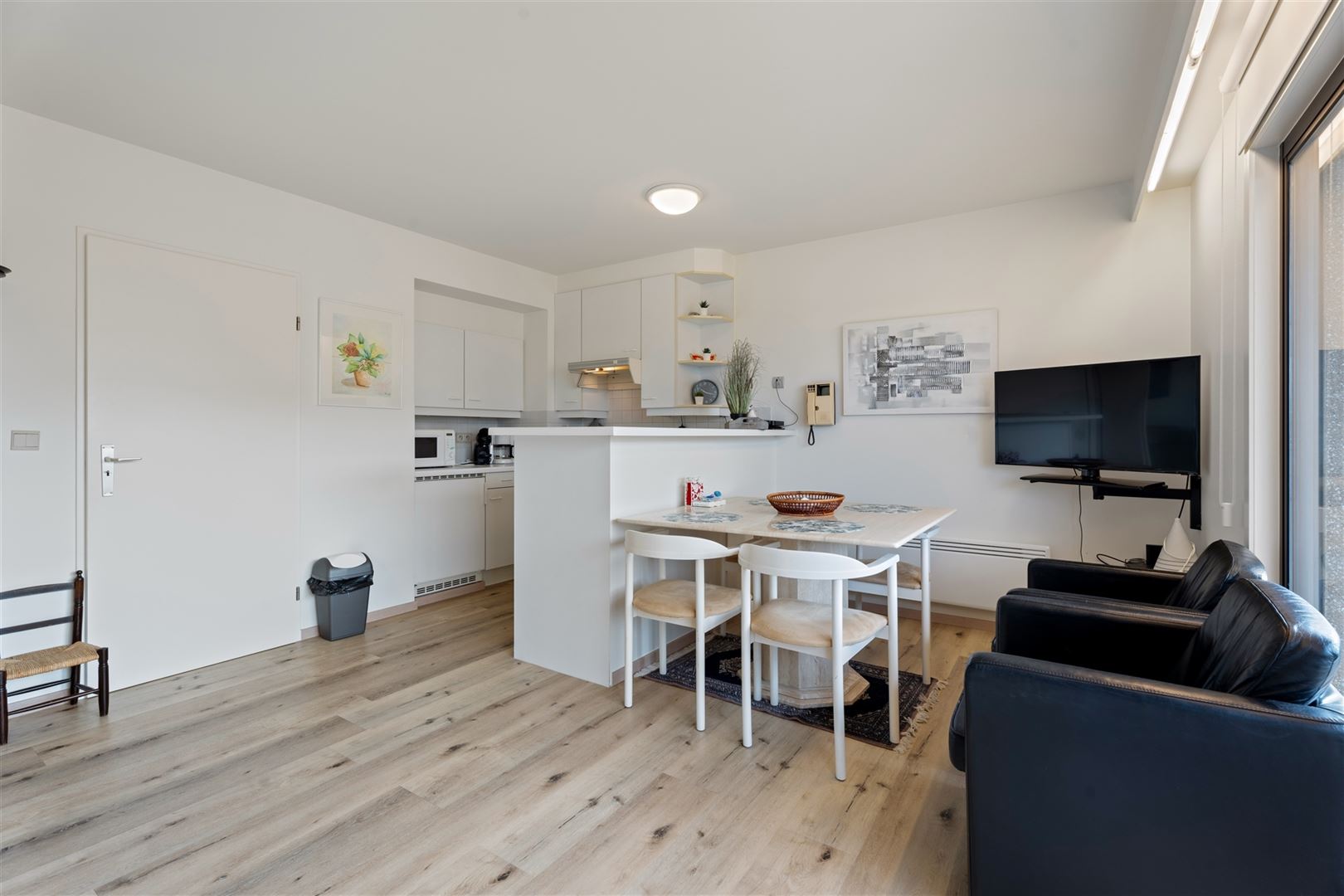 Grote vernieuwde zuidgerichte studio met groot terras - foto 2