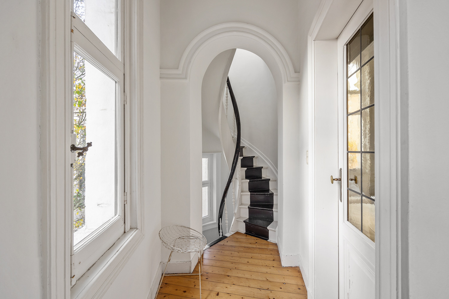 Wonen in een beschermde hoekwoning van Jos Bascourt uit 1894 is wonen in een uniek stuk Zurenborg, zonder renovatieplicht - foto 4