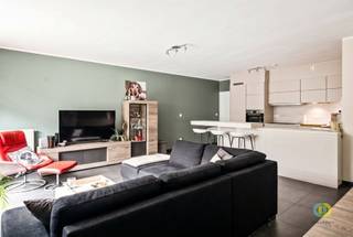 <p><span>Discover this excellently maintained ground floor apartment in Vilvoorde, located in a recent building (2013) with elevator, just outside the center. Thanks to its convenient location, you enjoy easy accessibility, while the nearby Hazeweide Park provides a pleasant green environment.  The large windows provide natural light in the spacious living area. Here there is ample space for a comfortable seating area and a dining area, which together form one harmonious unit with the open kitchen. The kitchen is equipped with all contemporary comforts and features a practical worktop that can also serve as a breakfast nook. Next to the kitchen is a useful storage room with plumbing for a washing machine and dryer, as well as additional storage space next to the dining area. The living area provides access to the spacious and pleasant terrace, where you can enjoy the outdoors in peace and quiet. The entrance hall separates the living and sleeping areas. The apartment has two bedrooms, a modern bathroom with bathtub, shower function and sink, complemented by a separate shower room. Furthermore,  there is a separate toilet. As an added bonus, a closed garage box in the underground parking lot is included in the price. Thanks to its excellent state of repair, practical layout, green surroundings and included garage, this apartment is not only an ideal home, but also an interesting investment opportunity. </span></p><p><span> </span></p>