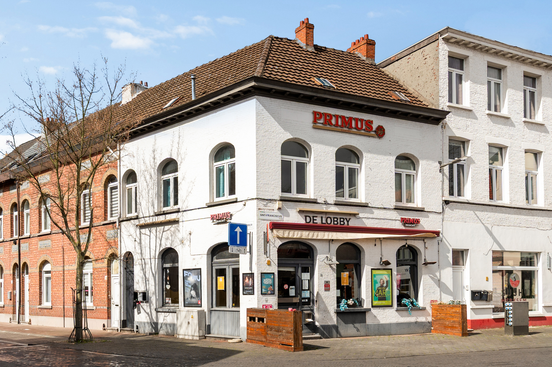 Te renoveren handelspand in hartje Merksem - foto 1