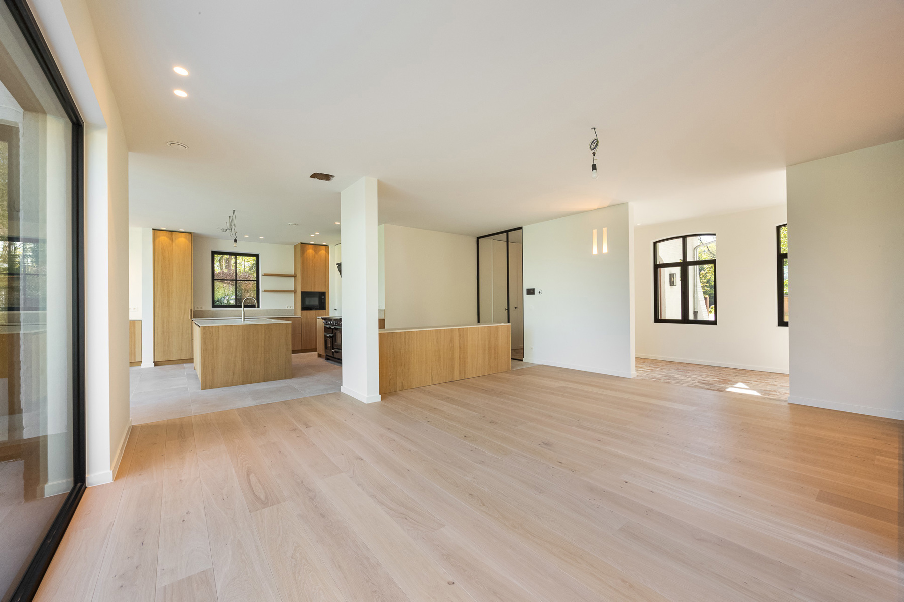 STIJLVOLLE NIEUWBOUWVILLA OP 2.804 M² - foto 3