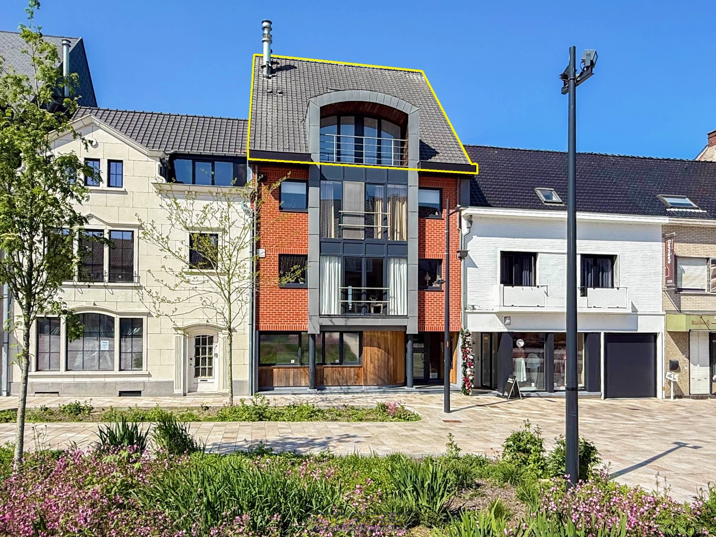 Te koop, stijlvol dakappartement (129m²) met 2 terrassen op de Markt van Gavere - foto 1