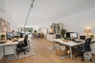 Commerce situé en emplacement de choix au cœur de Courtrai : juste en face de la Place du Théâtre et à deux pas de la Grand-Place. Le...