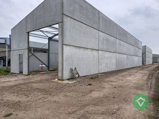 Nieuwe KMO-units te Roeselare, een modern en duurzaam bedrijventerrein bestaande uit 10 loodsen.In dit nieuwe KMO-park, *ARDOPOORT*, bieden wij een...