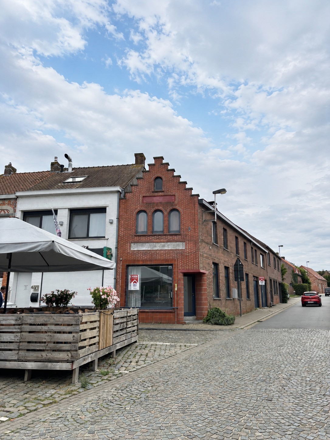 Te koop: woning met 3 slpk, dubbele garage en handelsruimte - foto 4