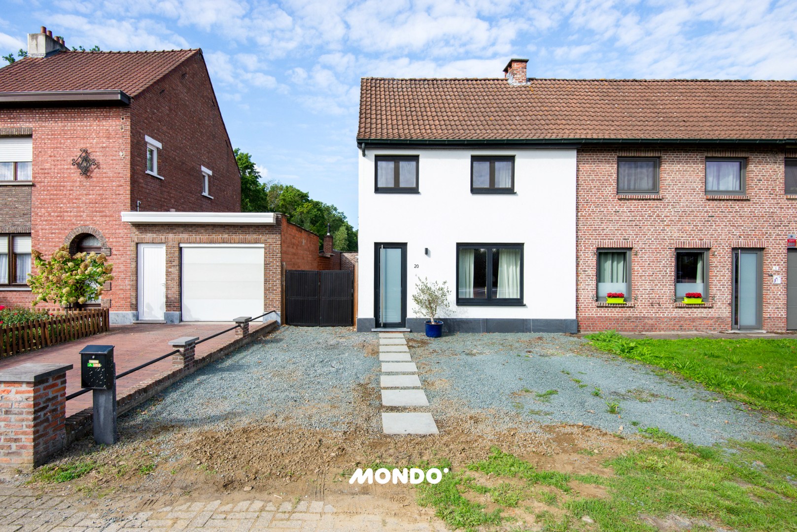 Instapklare halfopen woning met zonnige westgerichte tuin! - foto 2