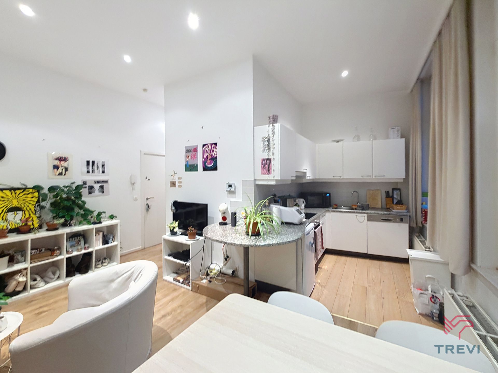 Gemeubileerd appartement met 1 slaapkamer naast de Zavel! - foto 2