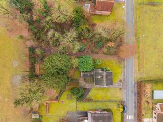 In de rustige en kleinschalige woonwijk Klotbroek, op een uitzonderlijk perceel van maar liefst 3.923 m², bevindt zich deze te renoveren woning...